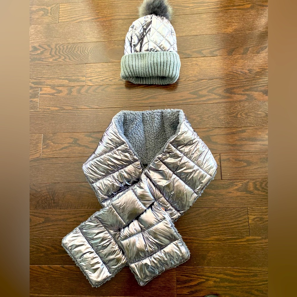JOE FRESH Puffer pull-through scarf and matching hat in silver🎿